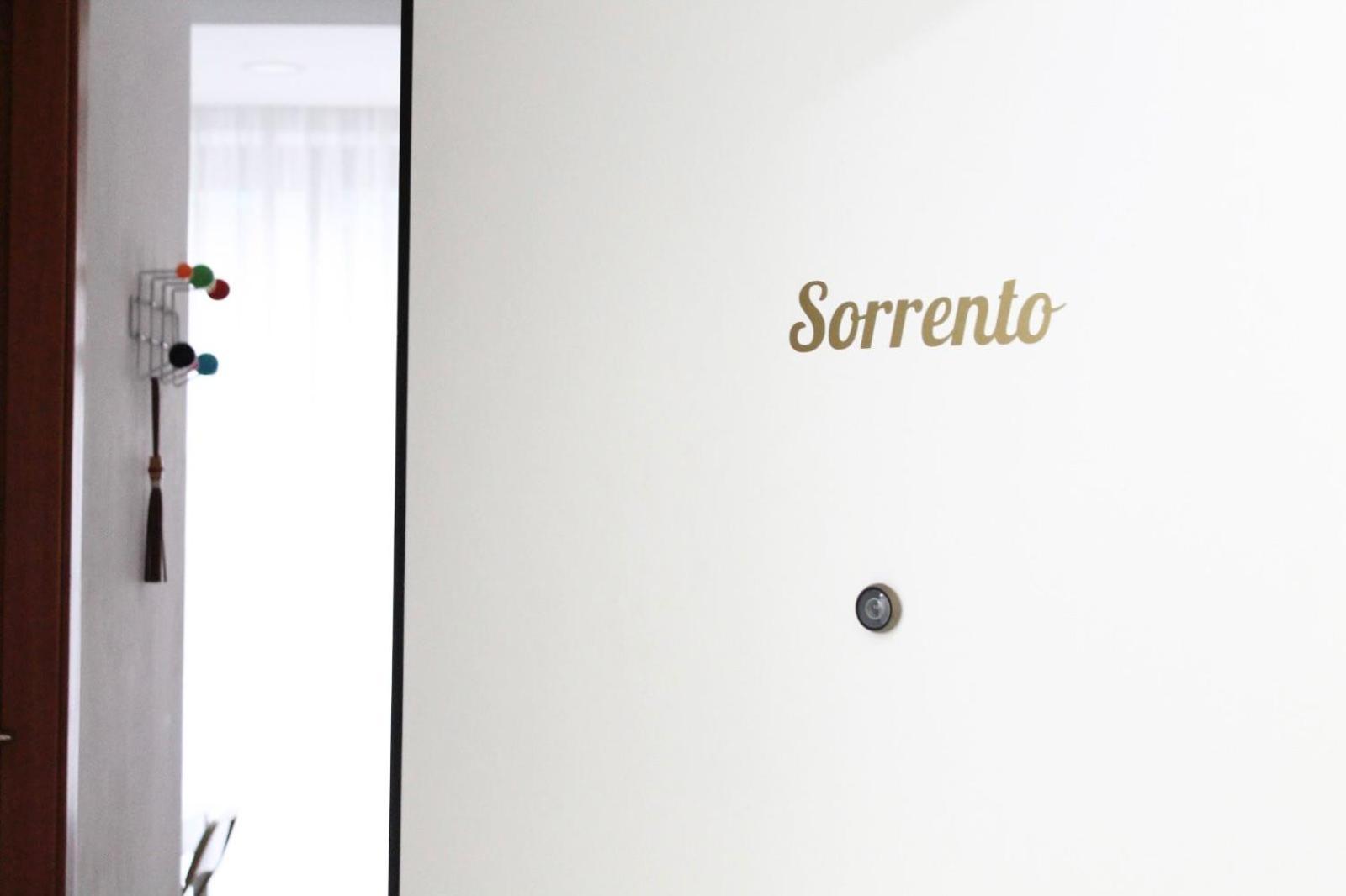 B&B Central Rooms 137 Napoli Bagian luar foto