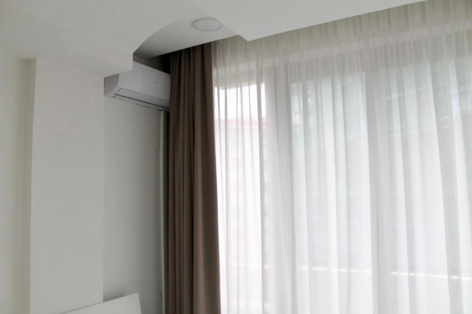 B&B Central Rooms 137 Napoli Bagian luar foto